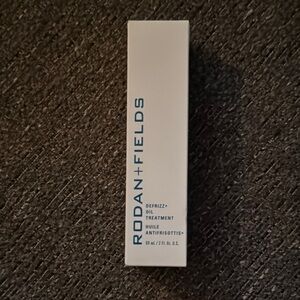 Rodan + Fields $56msrp Defrizz+ Oil Treatment